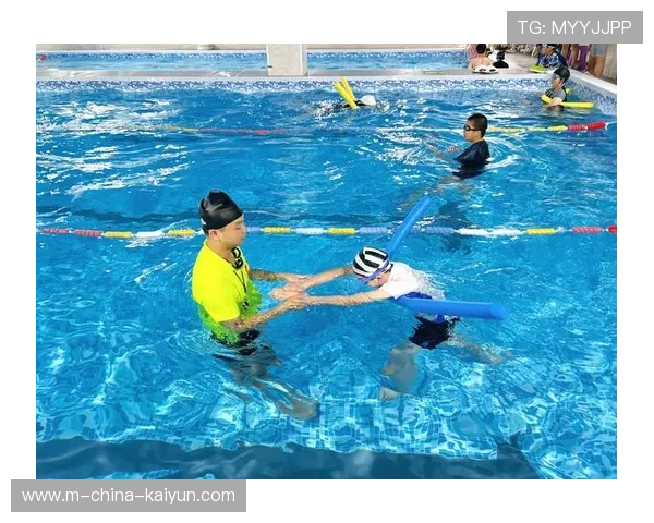 游泳馆完善青少年教学班的教案标准与考核细则，游泳馆暑期游泳培训班促销方案
